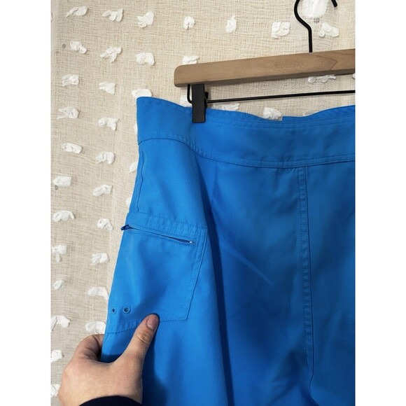 L.L. Bean Hiking Shorts Women 14 Blue UPF50+ Polyester Zip Pocket Unlined - Picture 2 of 5